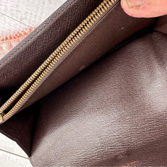 AUTHENTIC LOUIS VUITTON Monogram Porte-Monnaie Billets Tresor Wallet. - Picture 9 of 16